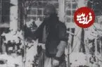 عکس| سفر زمان؛ «باغبان کاخ گلستان» در حیاط برفی کاخ در دوران ناصرالدین شاه
