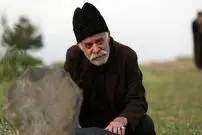 عکس| سفر زمان؛ چهرۀ «سیروس گرجستانی» در 12 سالگی با کت و شلوار و کراوات؛ دهۀ 1330