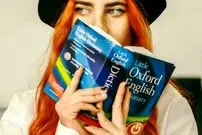 «طعمه خشم» کلمه سال ۲۰۲۵ آکسفورد شد