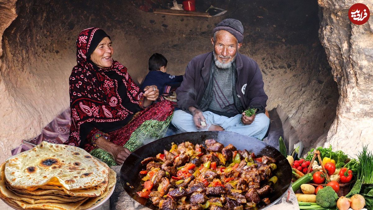 ببینید| غذای روستایی در افغانستان؛ پخت یک خوراک سنتی با جگر، سیب زمینی و گوجه در غار