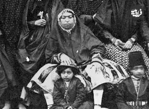 عکس| سفر زمان؛ «محمدحسین خان، خواهرزادۀ ناصرالدین شاه» سوار بر یک چهارچرخۀ عجیب