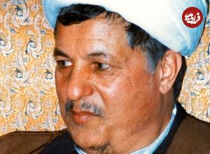 عکس؛ سفر در زمان؛ «هاشمی رفسنجانی در لباس ارتش و در کنار نوه هایش»؛ دهه 60