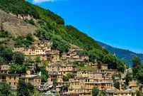 ببینید؛ یک مدل سنگ نمای زشت که در حال بلعیدن تمام گیلان است