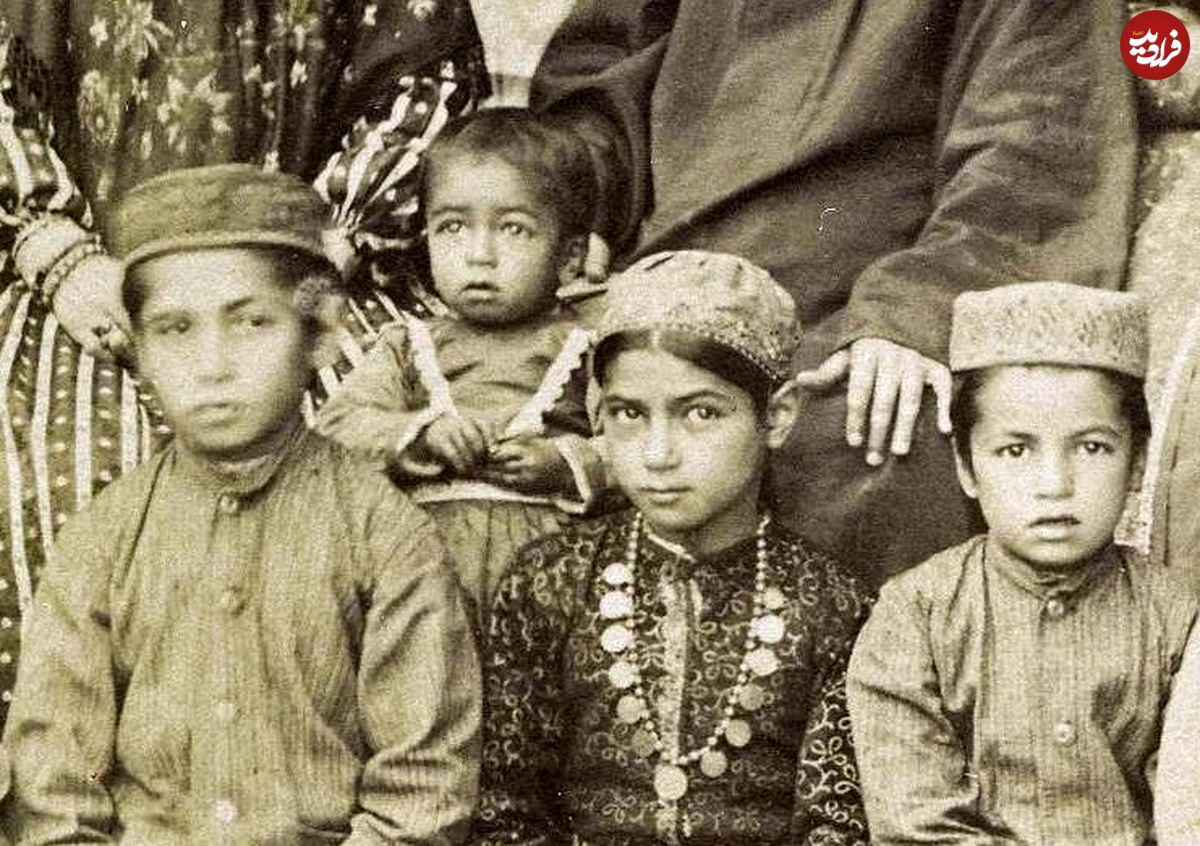 تصاویر؛ سفر به عصر قاجار؛ از «عکس یادگاری دختران ارمنی» تا «خانوادۀ زرتشتی و سماورشان»