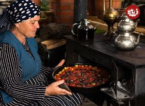 ببینید؛ غذای روستایی در آذربایجان؛ پخت یک غذای سنتی با بادمجان و گوشت گاو