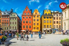 ببینید؛ عجیب ترین و طولانی ترین صف در قلب سوئد!