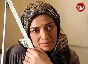 عکس| سفر زمان؛ چهرۀ «پردیس افکاری» 29 ساله با مسلسل یوزی در فیلم «50 روز التهاب»