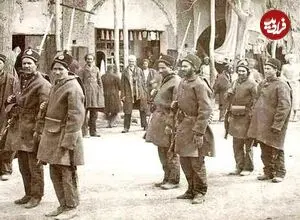 عکس| سفر زمان؛ یک کاروان نظامی در یکی از خیابان‌های تهران در دوران قاجار
