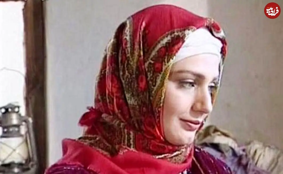 عکس| سفر زمان؛ چهرۀ «خانم کوچیک» (پس از باران) در پشت‌صحنۀ تنها فیلم سینمایی‌اش