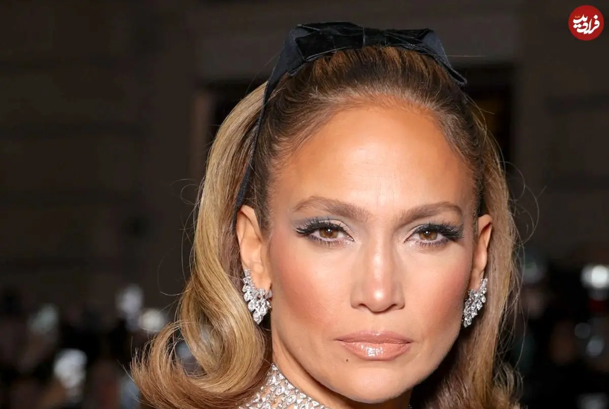 عکس| سفر در زمان؛ «جنیفر لوپز» در مهمانی آلبوم موسیقی «On the 6» در نیویورک؛ سال 1378