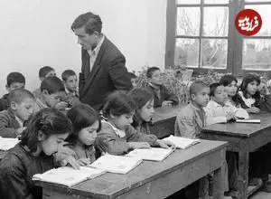 عکس| سفر در زمان؛ «بازی سه کودک تهرانی» با تخته سیاه تبلیغاتی شرکت پپسی؛ دهه ۴۰