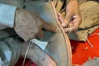 (ویدئو) نحوه دوخت چکمه کوتاه دست ساز توسط کفاش هندی
