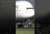 (ویدئو) مهارت خارق‌العاده خلبان در نشاندن ایرباس A380؛ بزرگترین هواپیمای مسافربری جهان