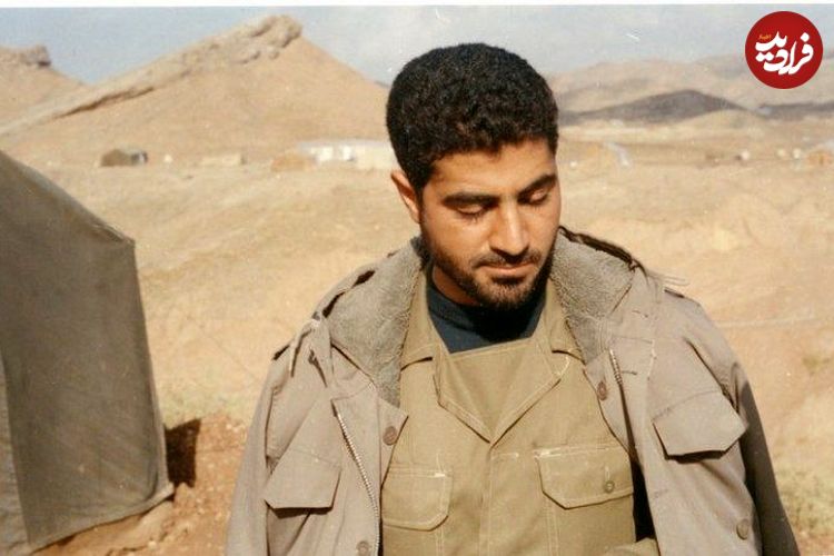 عکس؛ سفر در زمان؛ سردار سلیمانی در کنار محسن رضایی در یک نشست خصوصی؛ دهه ۶۰