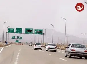 عکس| سفر به ایران قدیم؛ کاروان شترها در جادۀ خاکی اصفهان؛ سال 1313