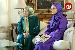 عکس؛ سفر در زمان؛ «مژگان در کنار پدر خوانده و مادر خوانده اش» در پشت صحنه سریال بچه مهندس 2؛ سال 97
