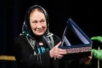 عکس| سفر زمان؛ چهرۀ «پری امیرحمزه» در 40 سالگی در اولین فیلمش؛ سال 54