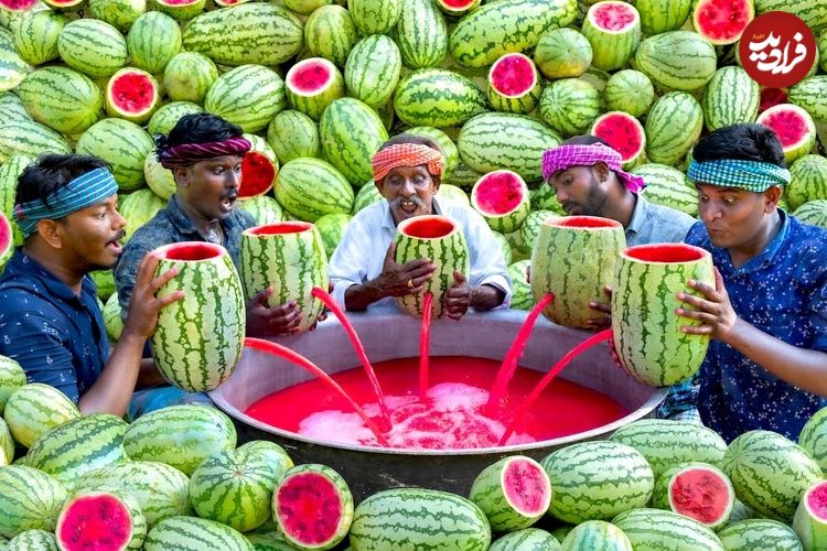 ببینید؛ غذای روستایی در هند؛ برداشت هندوانه و تهیه آب هندوانه در طبیعت