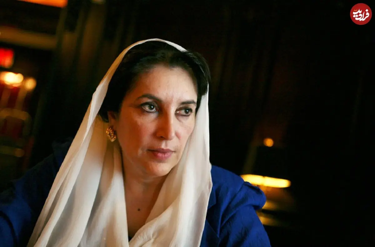 عکس| سفر در زمان؛ «بی نظیر بوتو» در کنار همسرش و در مراسم عروسی شان در کراچی؛ سال 1365