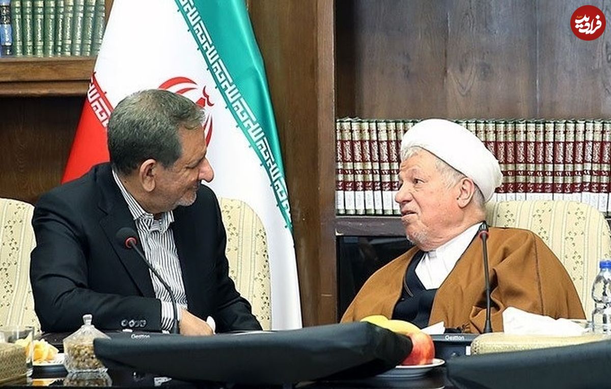 عکس؛ سفر به تاریخ؛ گریۀ شدید «اسحاق جهانگیری» در کنار پیکر «هاشمی رفسنجانی»؛ سال 1395