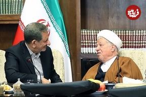عکس؛ سفر به تاریخ؛ گریۀ شدید «اسحاق جهانگیری» در کنار پیکر «هاشمی رفسنجانی»؛ سال 1395