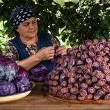 ببینید| غذای روستایی در آذربایجان؛ تهیه دلمه کلم قرمز به روش مادربزرگ روستایی