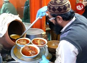 ببینید؛ غذای خیابانی در پاکستان؛ طبخ کله پاچه برای صبحانه در پیشاور