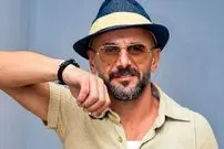 عکس| سفر زمان؛ چهرۀ «امین حیایی» 30 ساله در یک نشست خبری؛ سال 79