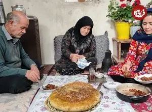 ببینید| غذای روستایی در ایران؛ پخت نان سنتی با خرمالوی تازه