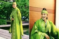 عکس| سفر زمان؛ «یونگ‌پو» در 47 سالگی در کنار دختر 6 روزه‌اش؛ 15 سال بعد از سریال جومونگ