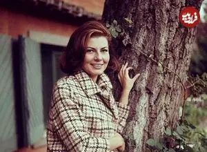 عکس| سفر به تاریخ؛ «اوا کارل، مادرزن آلمانی محمدرضا پهلوی» با دختر خردسالش روی یک پلکان قدیمی