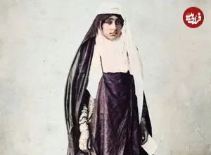 عکس| سفر زمان؛ یک زن باردار جوان در کنار همسرش و در آتلیه عکاسی؛ دوران قاجار