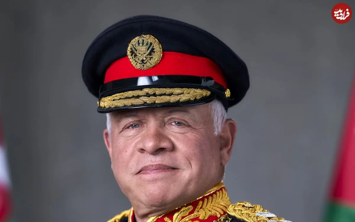 عکس| سفر در زمان؛ «ملک عبدالله دوم، پادشاه اردن» در 2 سالگی در کنار اسباب بازی هایش؛ سال 1342