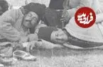 عکس| سفر زمان؛ استراحت درباریان ناصرالدین شاه زیر سایبان در دشت لار