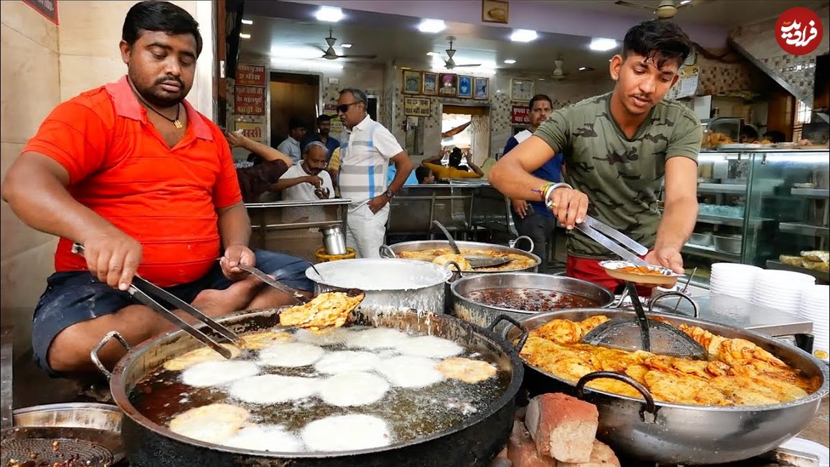 ببینید؛ غذای خیابانی در هند؛ تهیه پنکیک شیری سرخ شده در راجستان