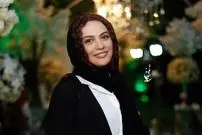 عکس| سفر در زمان؛ ژست «مارال فرجاد» با عروسک اش در 3 سالگی؛ سال 1364