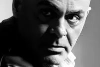 عکس| سفر در زمان؛ «جمشید هاشم پور» به همراه دختران خردسال اش در دهه 70