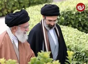 عکس| سفر زمان؛ «رهبر انقلاب» در سن 12 سالگی در کنار پدر
