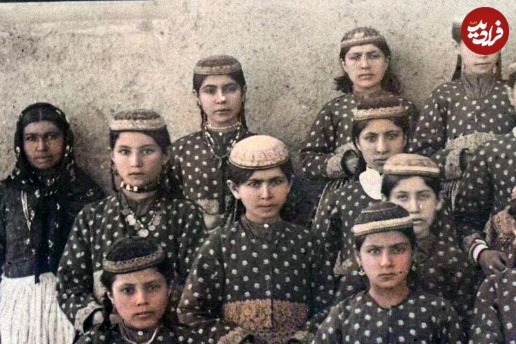 تصاویر؛ سفر به عصر قاجار؛ از «دختر ناصرالدین شاه و خدمتکارانش» تا «جمع دختران دانش‌آموز»