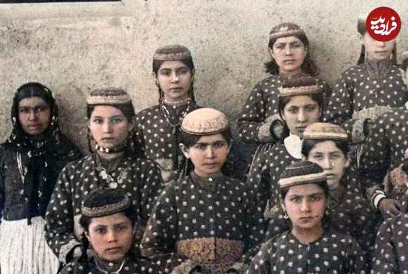 تصاویر؛ سفر به عصر قاجار؛ از «دختر ناصرالدین شاه و خدمتکارانش» تا «جمع دختران دانش‌آموز»