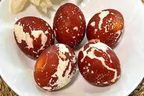 (ویدئو) سه روش خلاقانه برای رنگ کردن تخم مرغ برای سفره هفت سین بدون مواد شیمیایی
