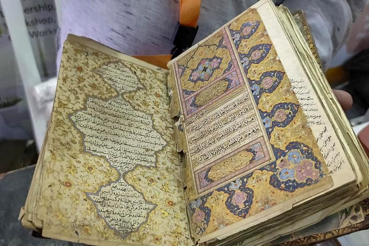 قرآن یک میلیون دلاری در قطر به فروش گذاشته شد