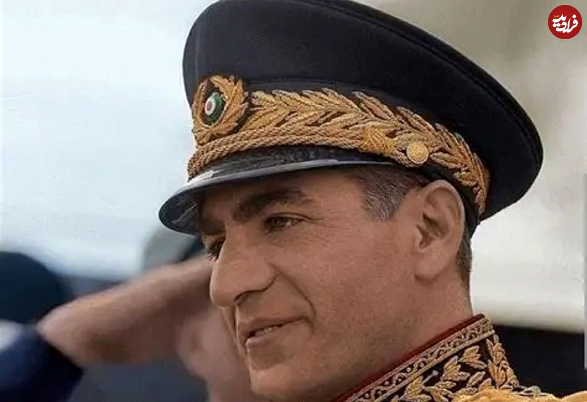 سفر در زمان؛ یادداشت‌های علم، یکشنبه ۲۴ دی ۱۳۵۱: شاهنشاه پیشنهاد نفتی‌ها رد کردند و به من گفتند «توی دهانشان زدم»