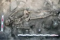 کشف مقبرۀ هزارسالۀ یک زن به همراه پوست اسب و ستون فقرات گوسفند