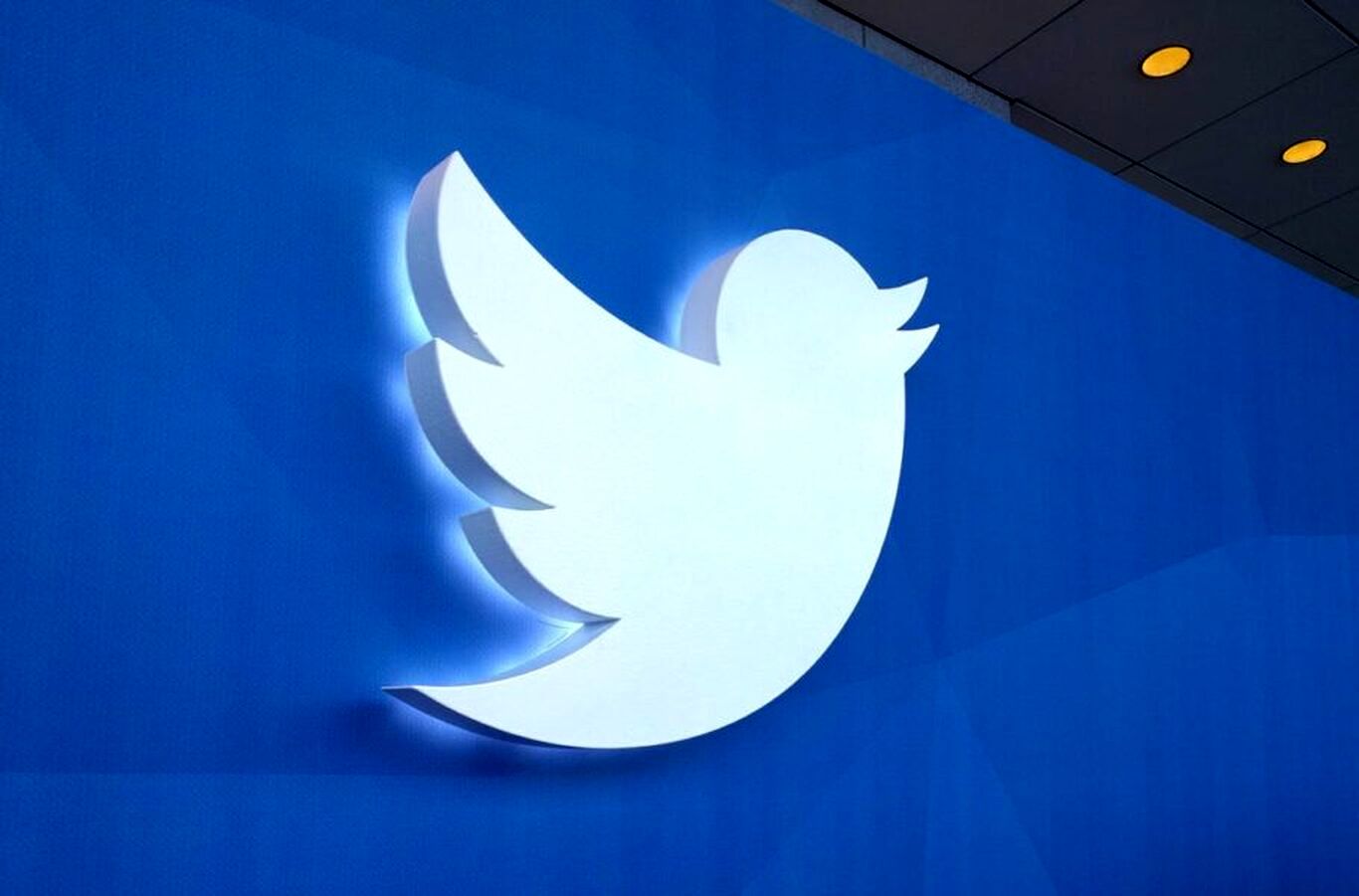 توییتر وعده داد که کمتر حساب‌های کاربری ناقض قوانین را مسدود کند