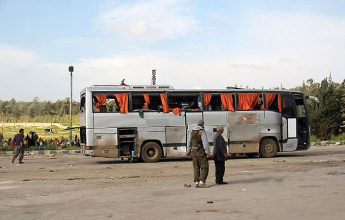 تصاویر تکاندهنده از انفجار اتوبوس غیرنظامیان نزدیک حلب