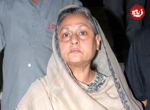 عکس| سفر در زمان؛ «رادا سینگ و جی» فیلم شعله در یک مراسم در دهلی نو؛ سال 1372