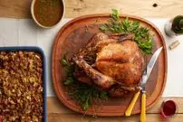 طرز تهیه مرغ شکم پر مخصوص مهمانی