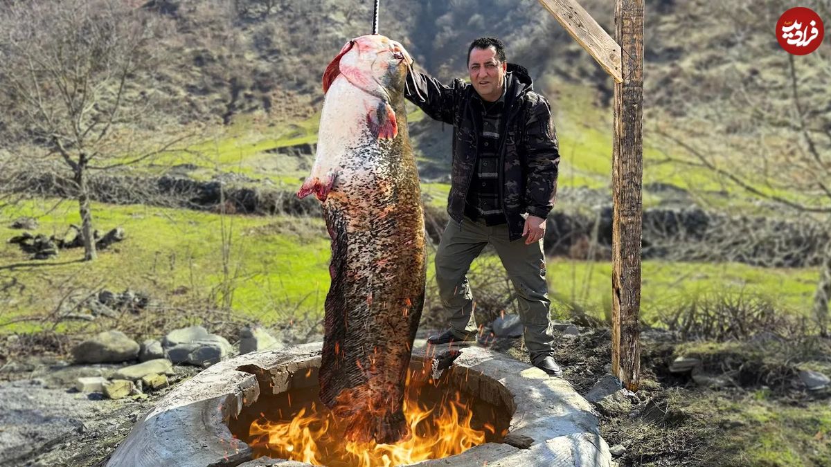 (ویدئو) غذای روستایی در آذربایجان؛ صید ماهی غول پیکر و پخت آن در یک تنور زیرزمینی