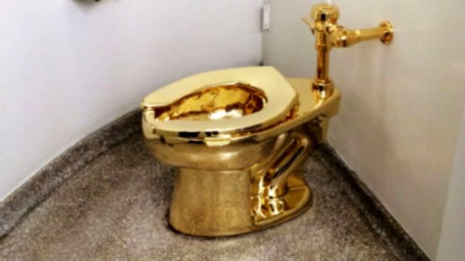 توالت طلای ۱۸ عیار به روی عموم باز شد